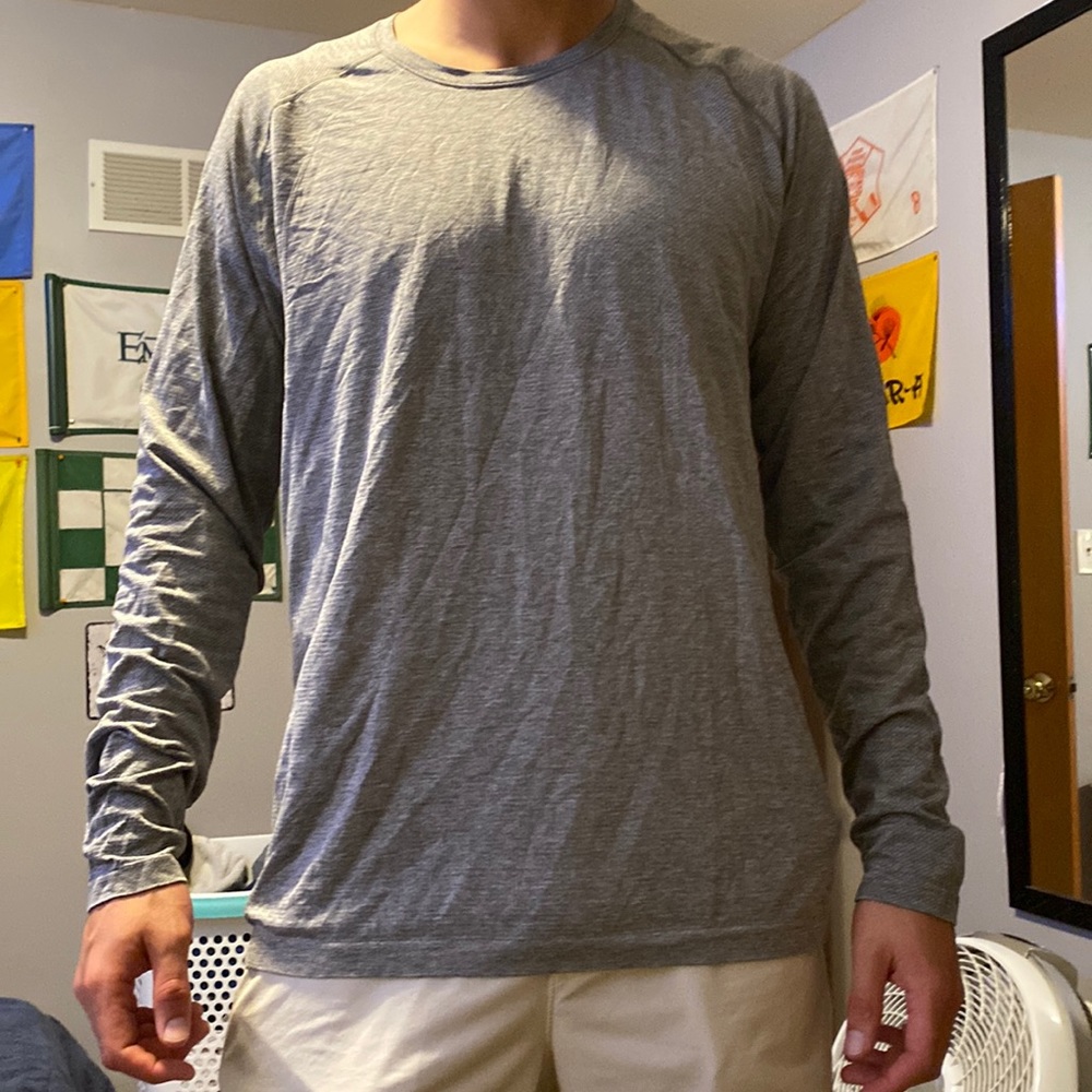 Lululemon mens XXL long sleeve light grey